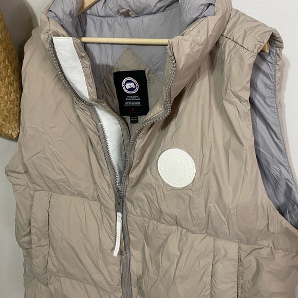 Canada Goose Beige Puffer Vest with Logo - Picture 2 of 6